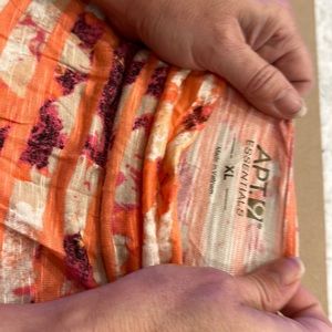 Apt 9 XL boat neck multi color pattern cap sleeves